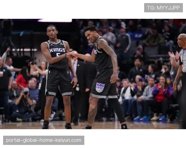 国王蒙克右脚踝扭伤中途退赛 替补席得分能力受到削弱